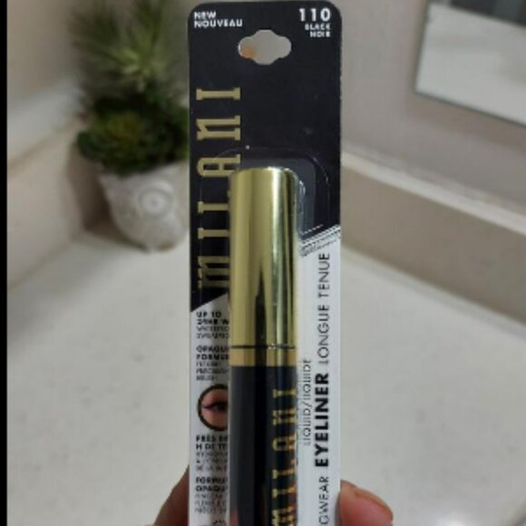 Milani - Stay Put Infinite Eyeliner - Picture 1 of 3